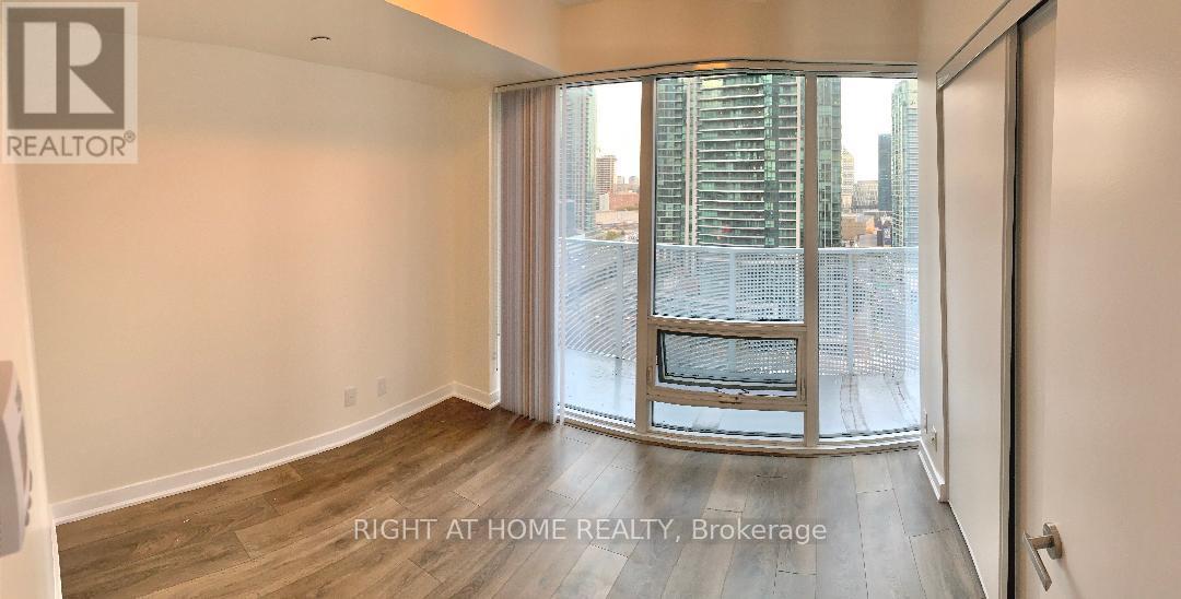 1607 - 88 Harbour Street, Toronto, Ontario  M5J 0C3 - Photo 6 - C12637648