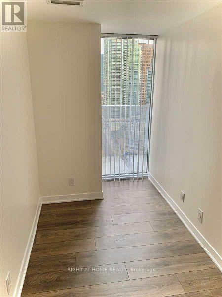 1607 - 88 Harbour Street, Toronto, Ontario  M5J 0C3 - Photo 5 - C12637648