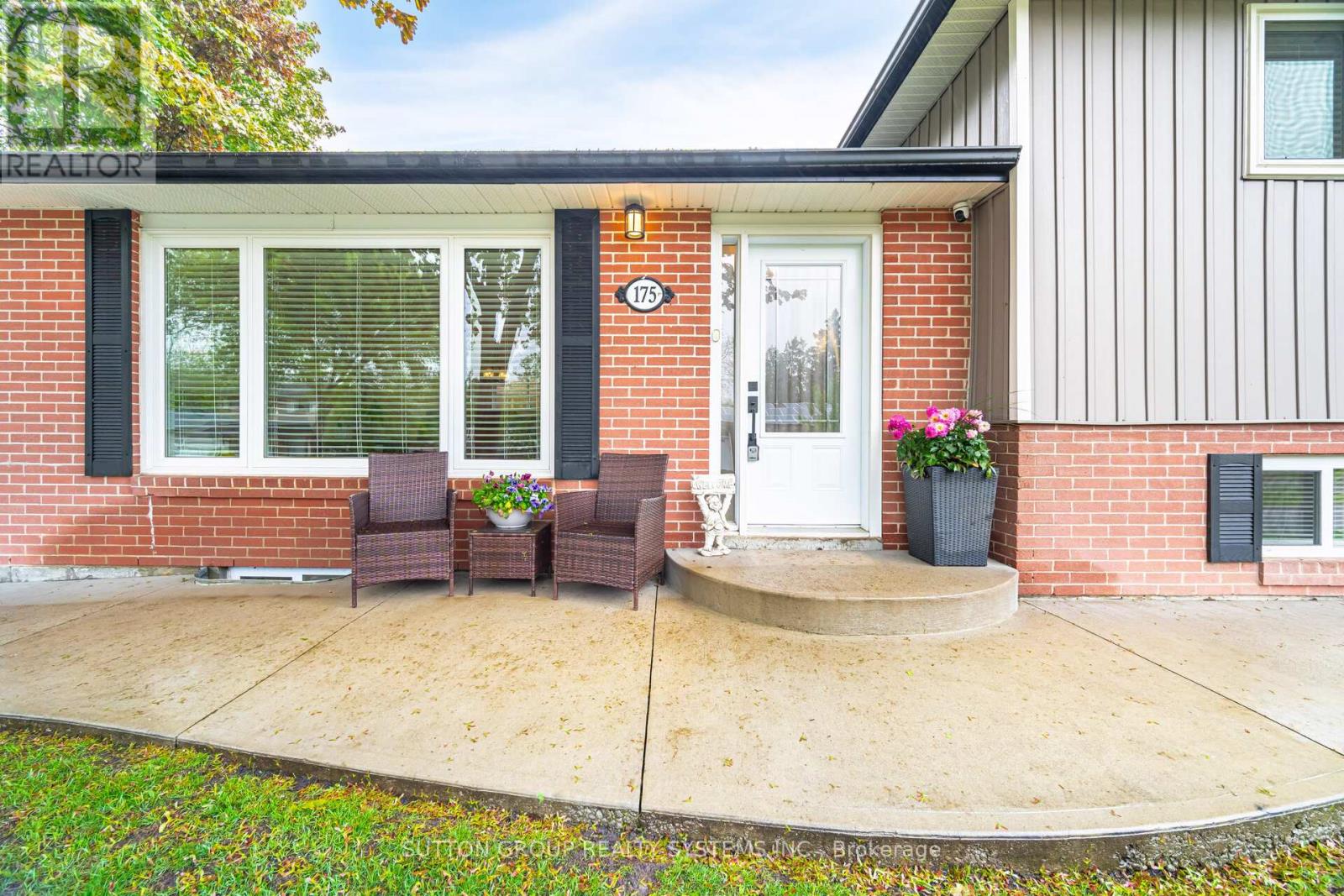 175 Connaught Crescent, Caledon, Ontario  L7E 2S8 - Photo 9 - W12701664