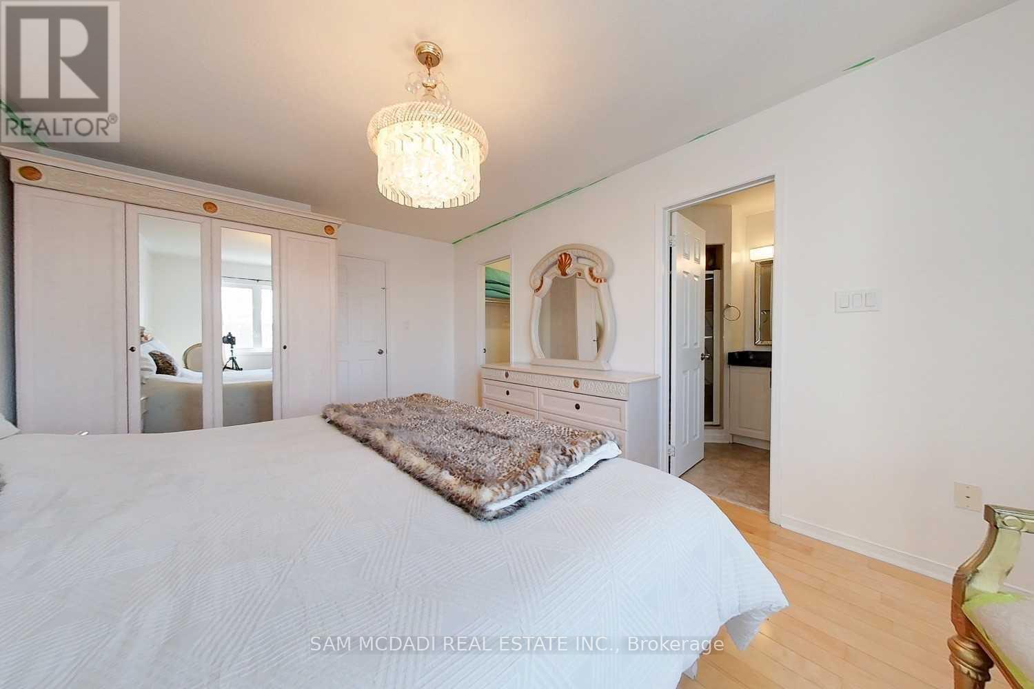 5940 Ridgecrest Trail, Mississauga, Ontario  L5V 2T4 - Photo 17 - W12701666