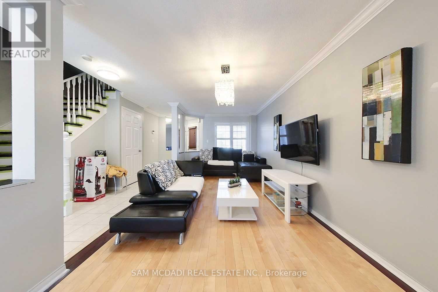 5940 Ridgecrest Trail, Mississauga, Ontario  L5V 2T4 - Photo 4 - W12701666