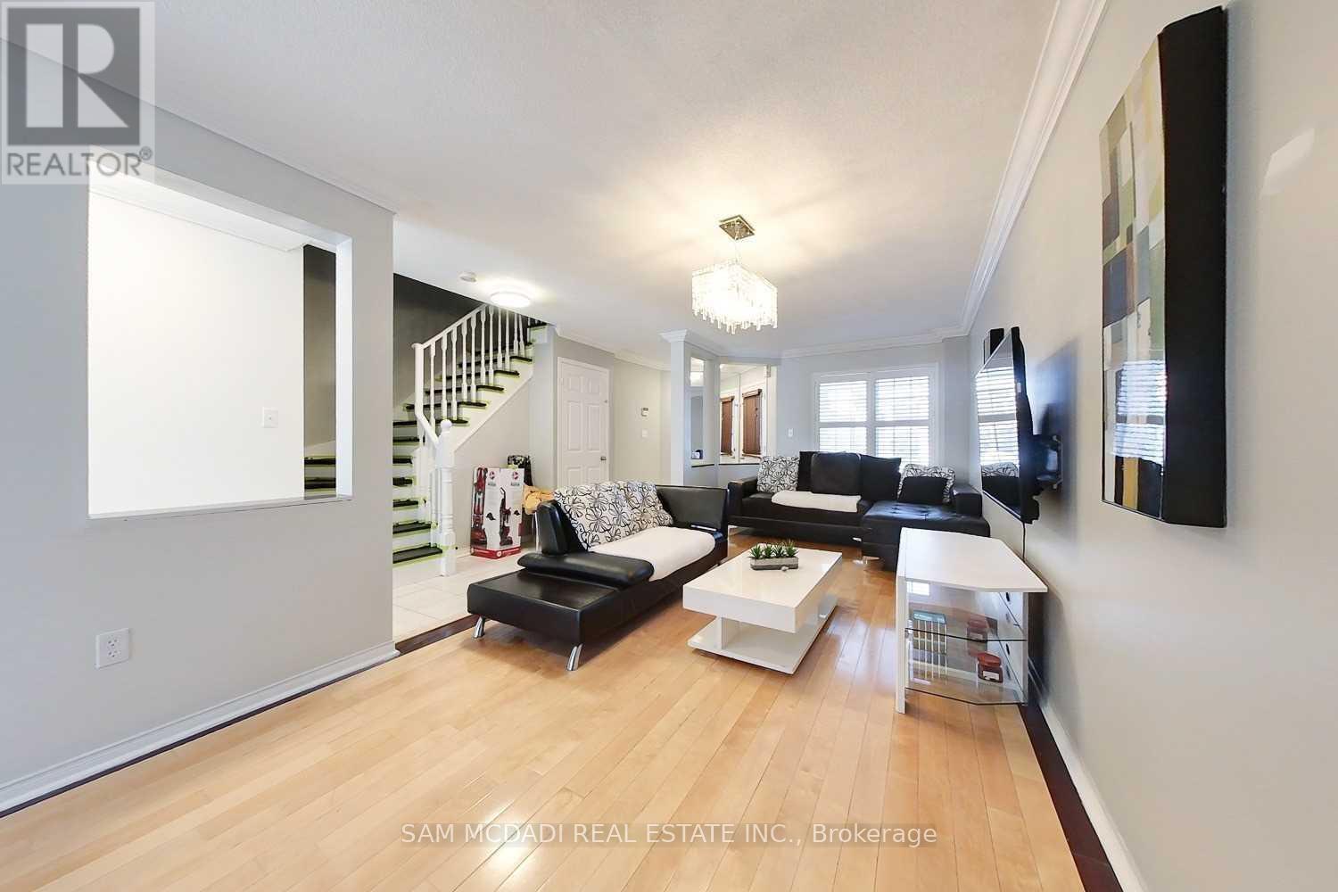 5940 Ridgecrest Trail, Mississauga, Ontario  L5V 2T4 - Photo 5 - W12701666