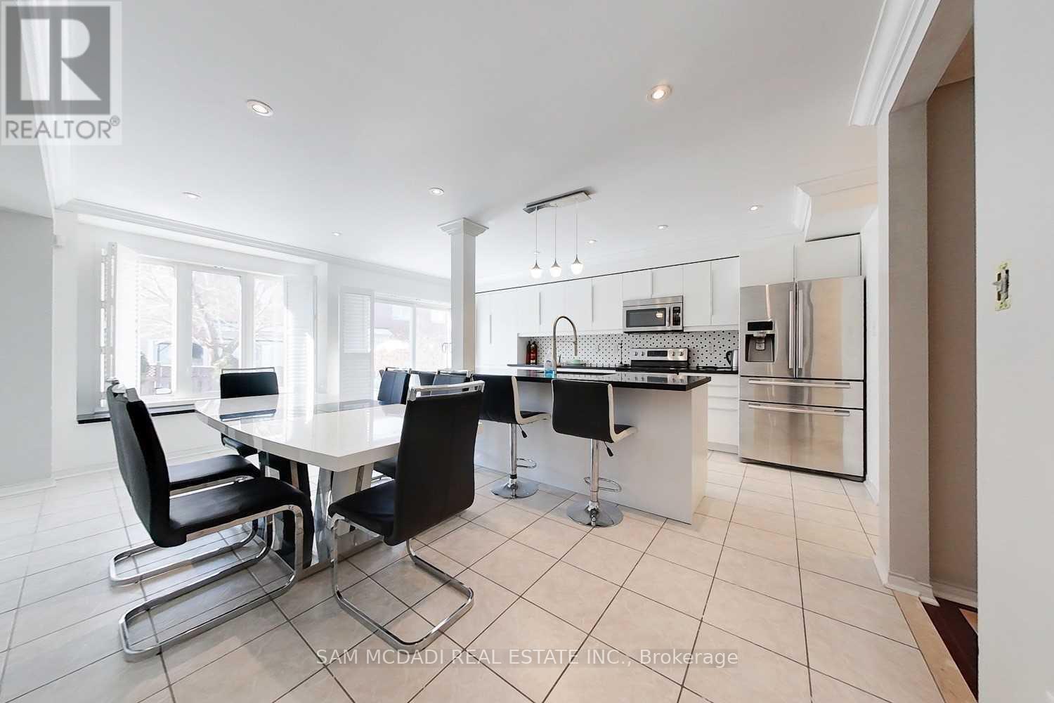 5940 Ridgecrest Trail, Mississauga, Ontario  L5V 2T4 - Photo 6 - W12701666