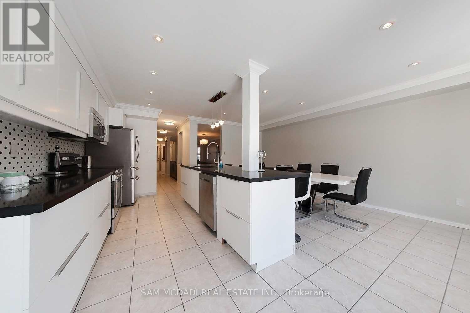 5940 Ridgecrest Trail, Mississauga, Ontario  L5V 2T4 - Photo 8 - W12701666