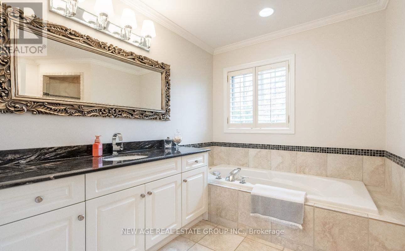 1088 Sturbridge Drive, Burlington, Ontario  L7P 5B5 - Photo 21 - W12701676