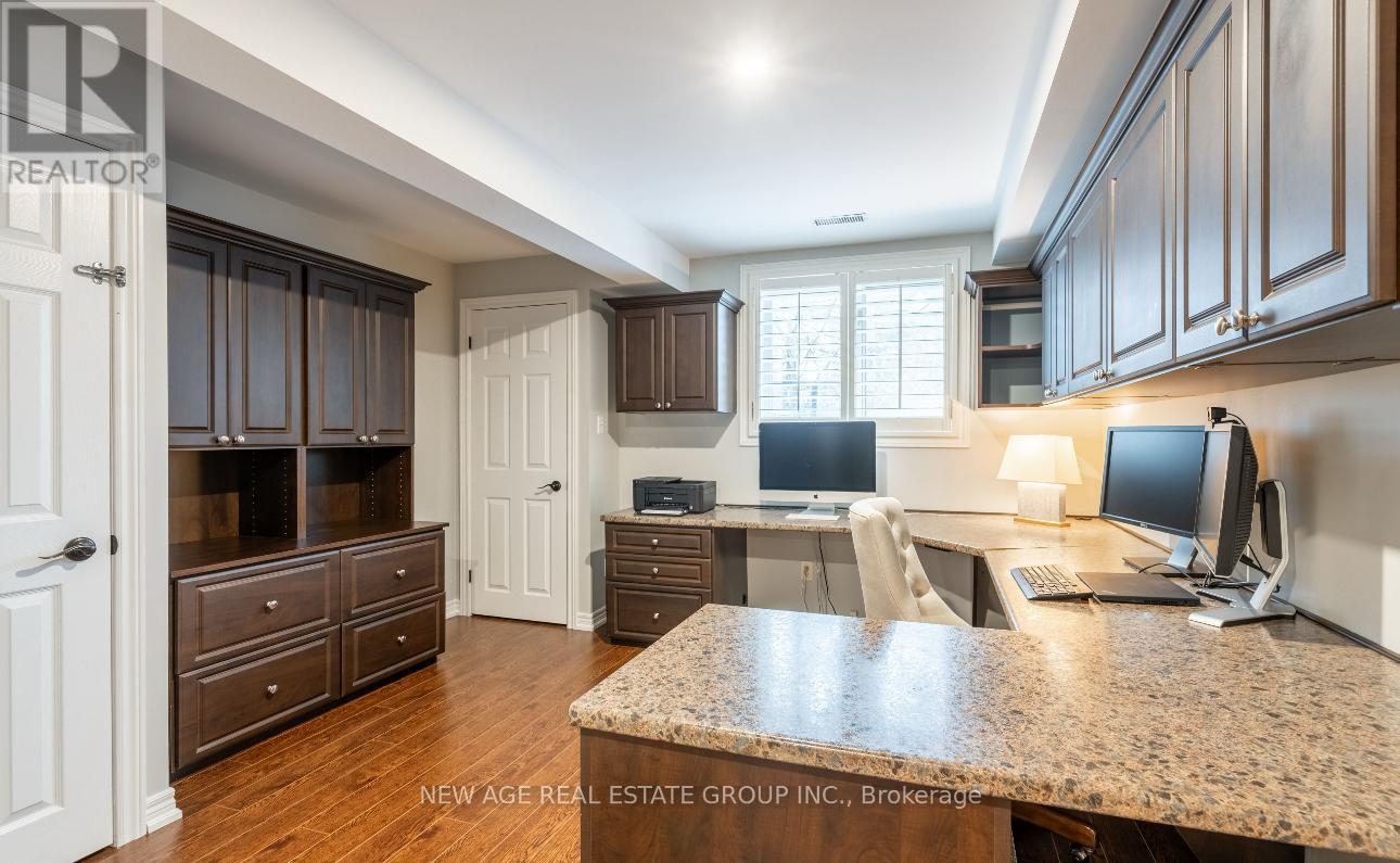 1088 Sturbridge Drive, Burlington, Ontario  L7P 5B5 - Photo 7 - W12701676