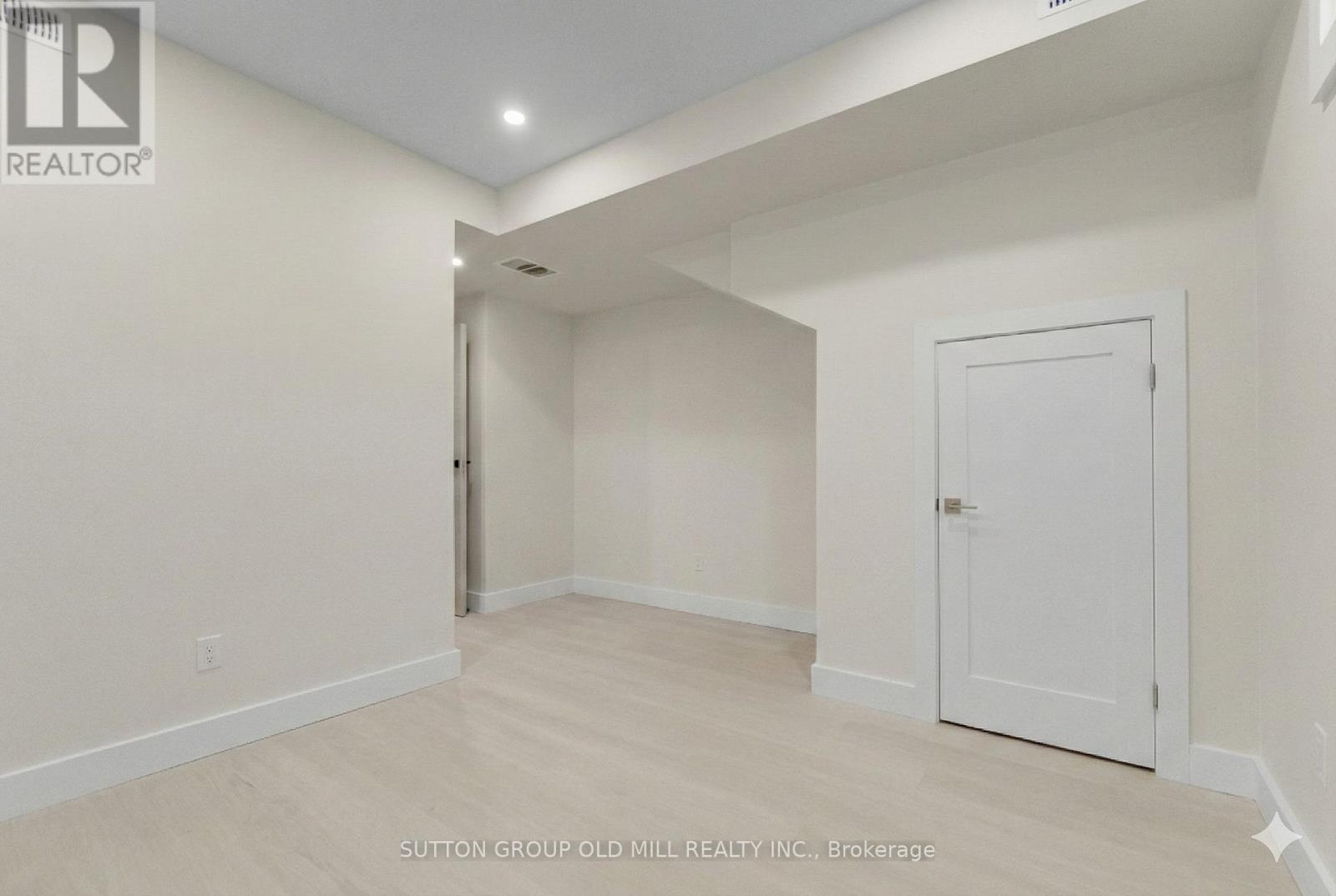 01 - 625 Harvie Avenue, Toronto, Ontario  M6E 4M4 - Photo 20 - W12701692