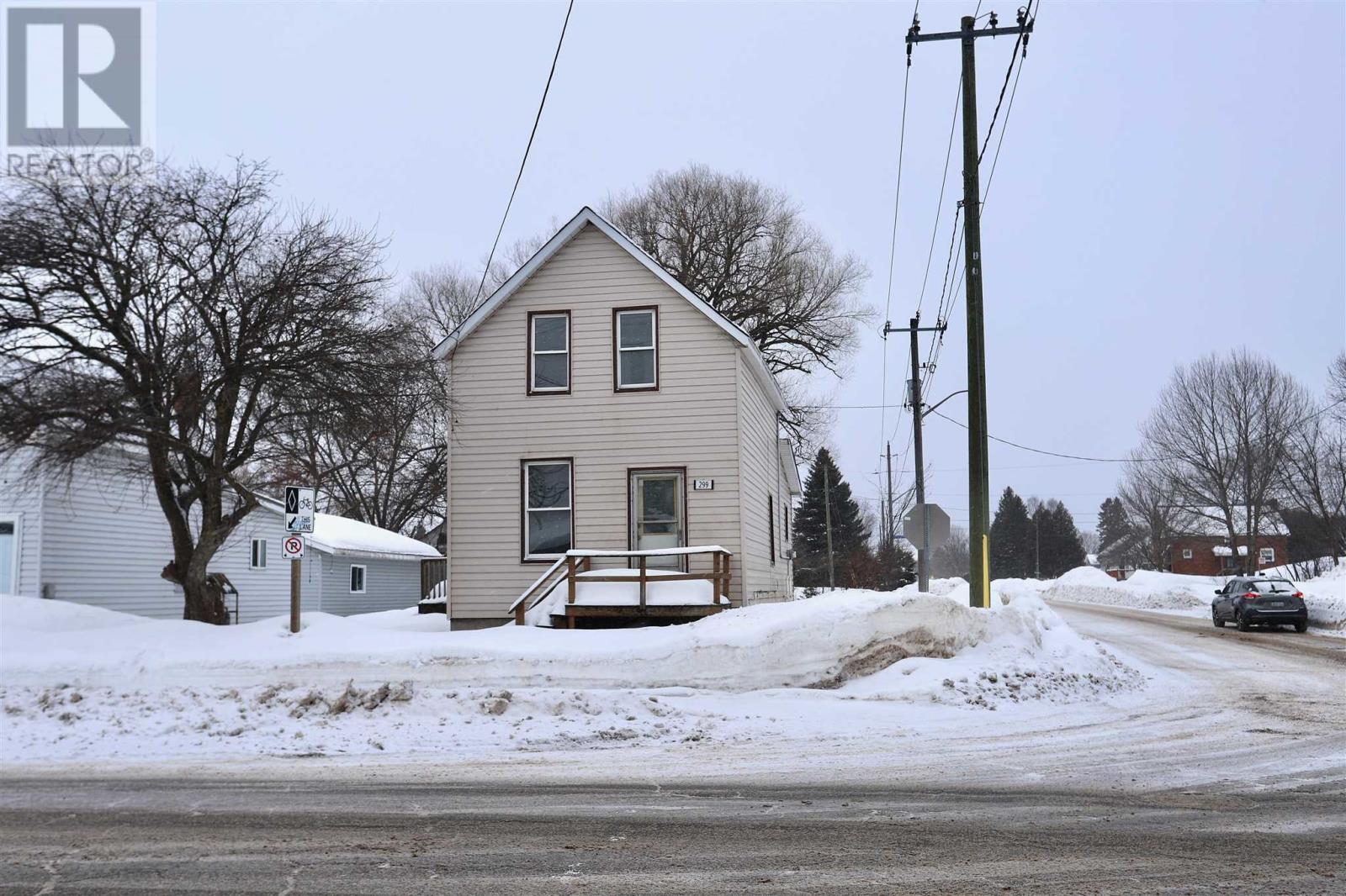 299 Goulais Ave, Sault Ste Marie, Ontario  P6C 5A2 - Photo 1 - SM260097