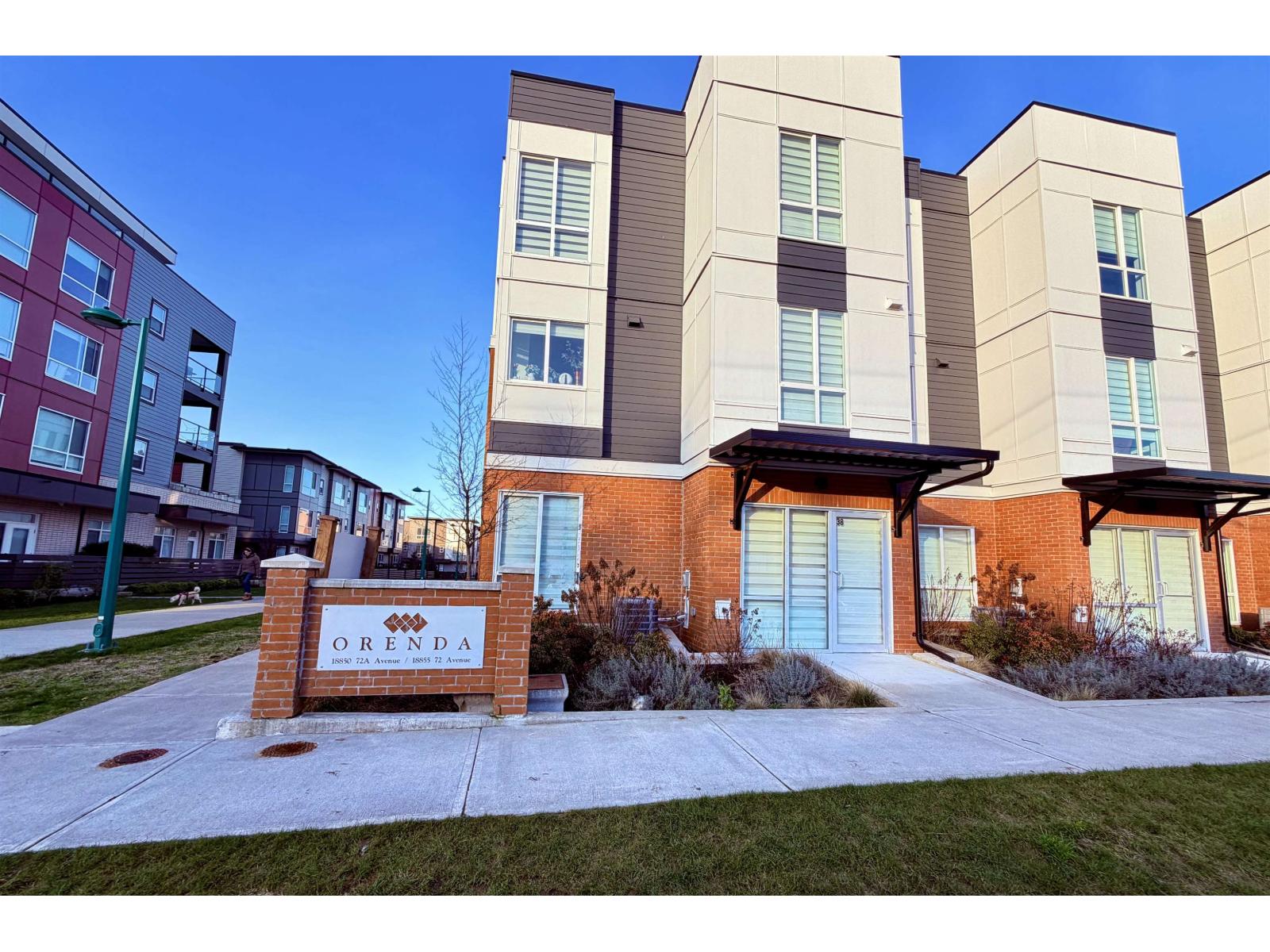 38 18850 72A AVENUE, Surrey, British Columbia