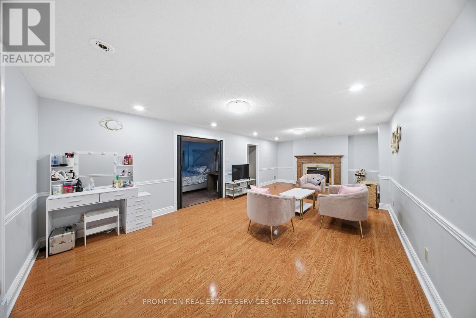 16 Fernwood Crescent, Hamilton, Ontario  L8T 3L1 - Photo 13 - X12701550