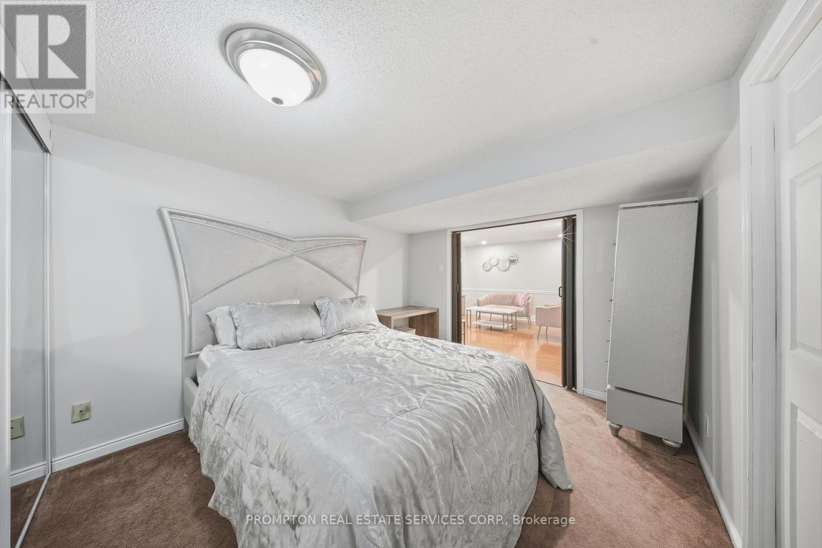 16 Fernwood Crescent, Hamilton, Ontario  L8T 3L1 - Photo 18 - X12701550