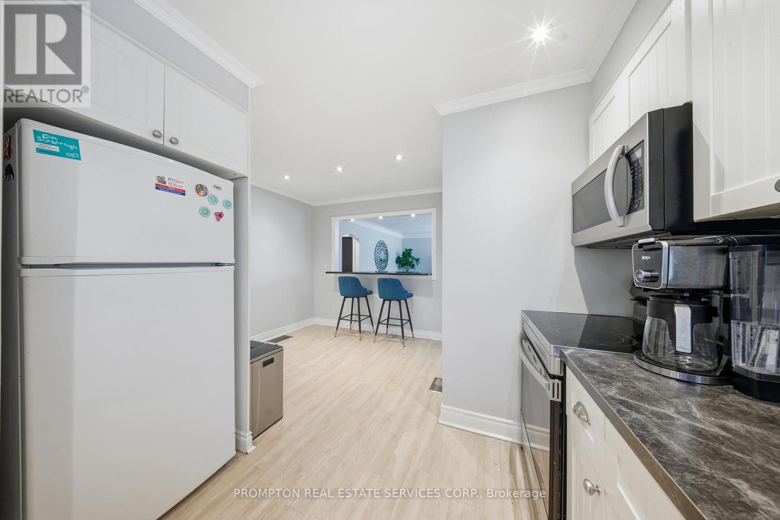 16 Fernwood Crescent, Hamilton, Ontario  L8T 3L1 - Photo 8 - X12701550