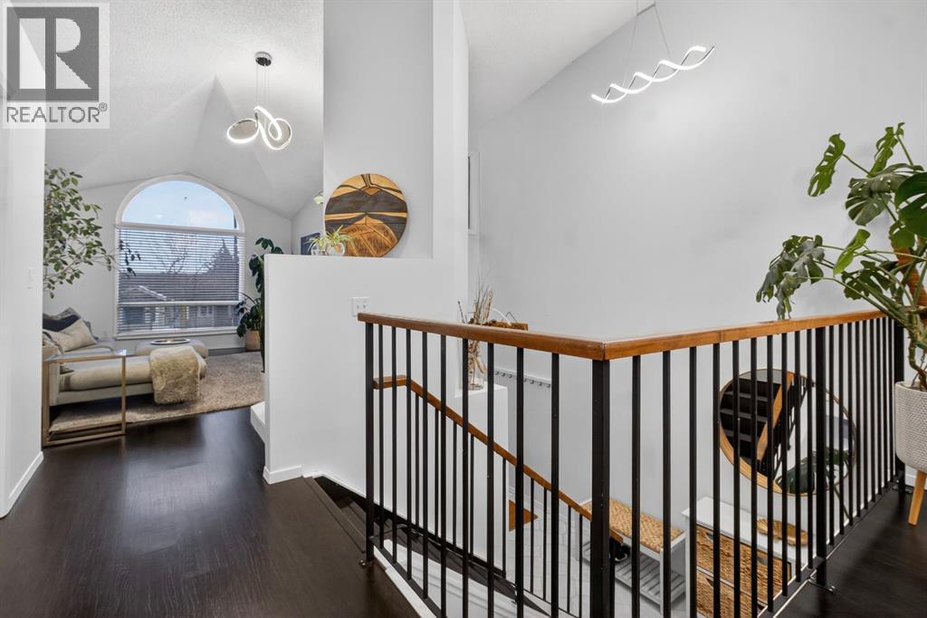 643 Strathcona Drive Sw, Calgary, Alberta  T3H 1K6 - Photo 6 - A2277598