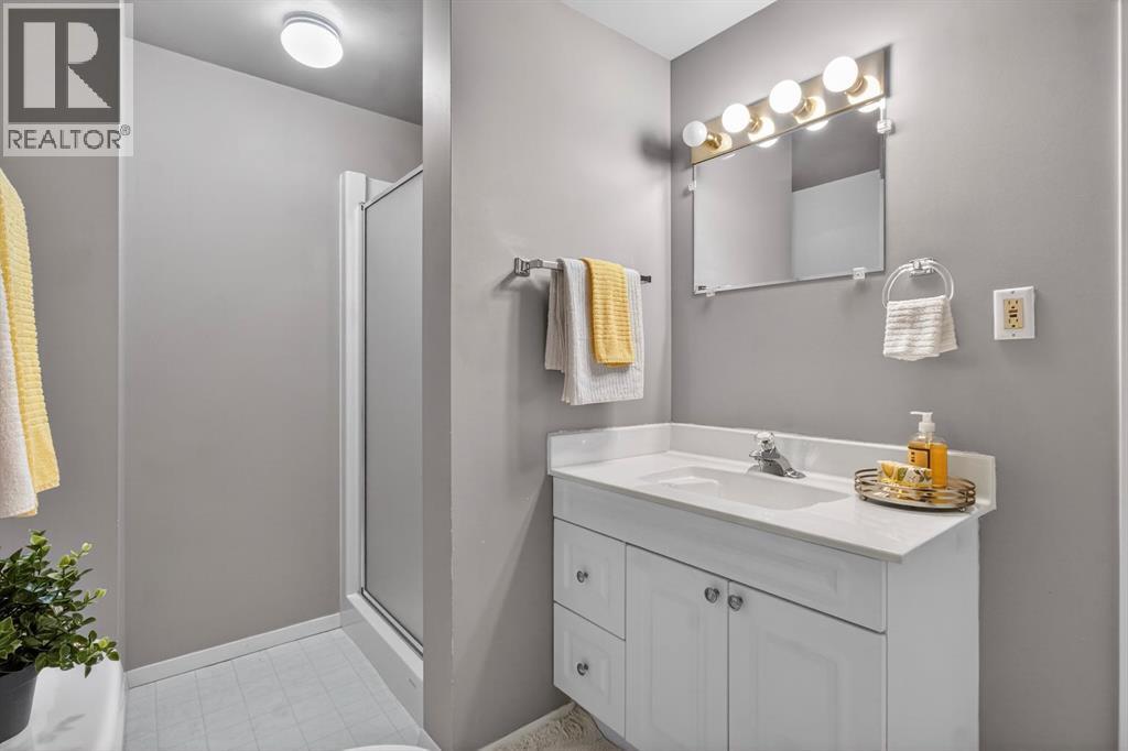 643 Strathcona Drive Sw, Calgary, Alberta  T3H 1K6 - Photo 33 - A2277598