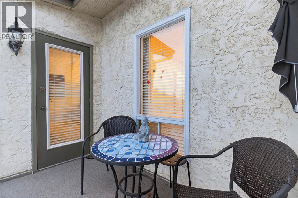 643 Strathcona Drive Sw, Calgary, Alberta  T3H 1K6 - Photo 22 - A2277598