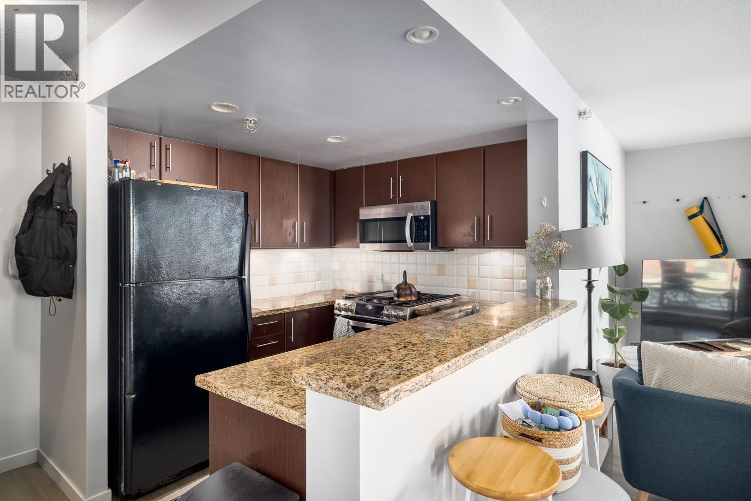 1002 120 Milross Avenue, Vancouver, British Columbia  V6A 4K7 - Photo 2 - R3080152