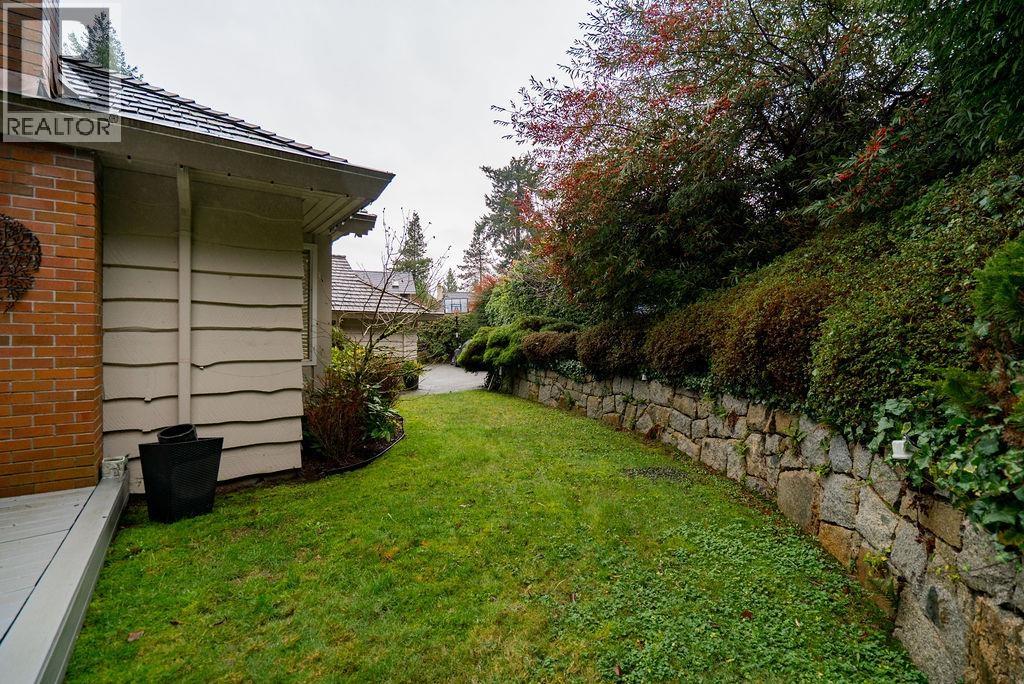 4820 Headland Drive, West Vancouver, British Columbia  V7W 2Z3 - Photo 35 - R3080132