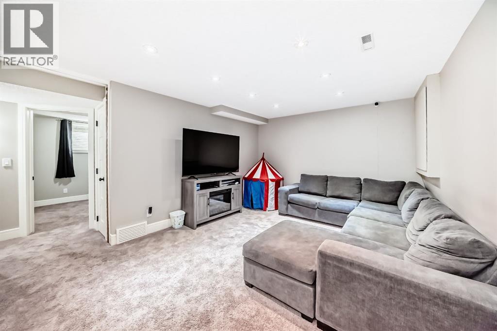 11 Canoe Close Sw, Airdrie, Alberta  T4B 2N3 - Photo 30 - A2278127