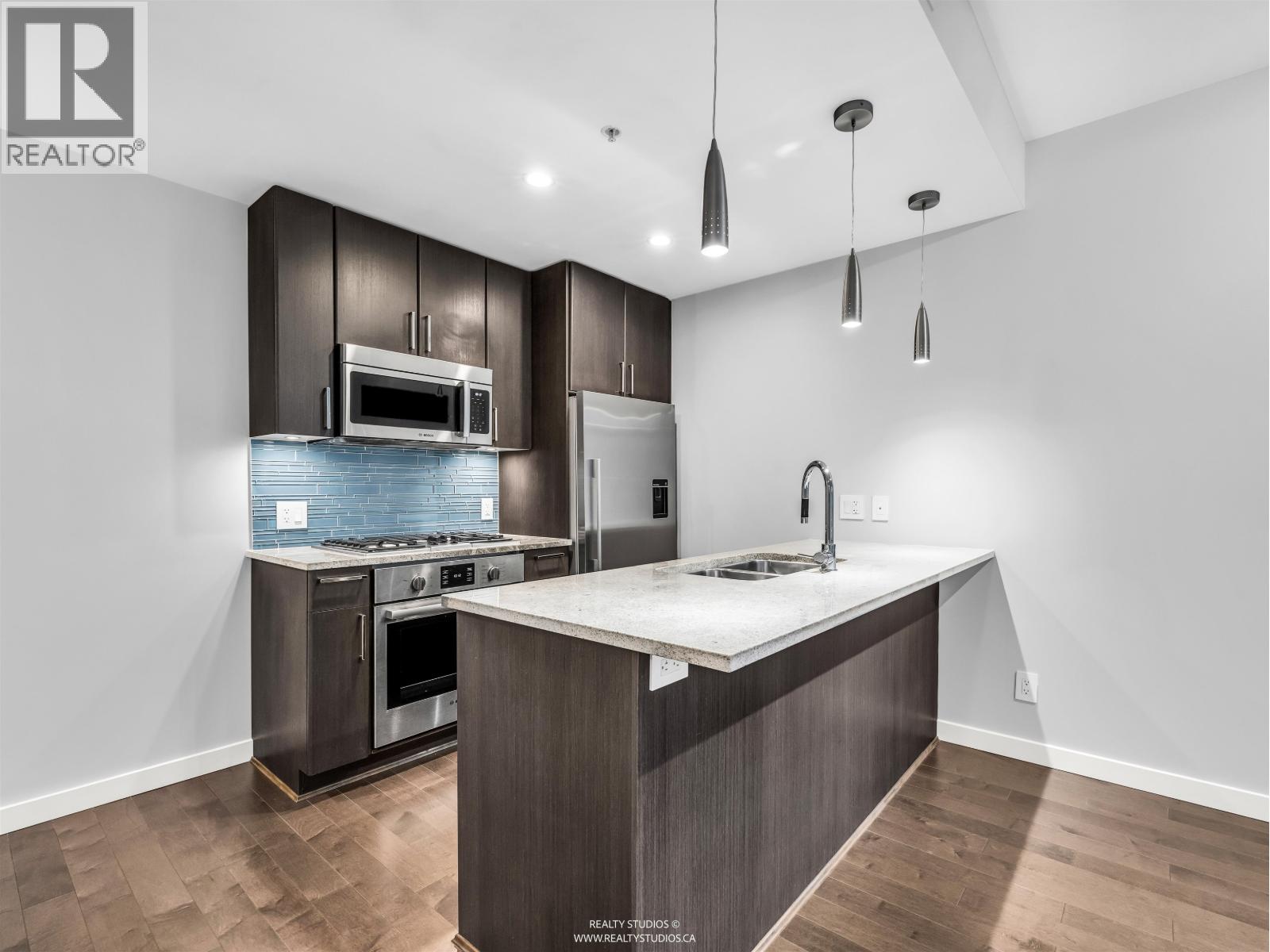 202 38 W 1st Avenue, Vancouver, British Columbia  V5Y 0K3 - Photo 2 - R3079515