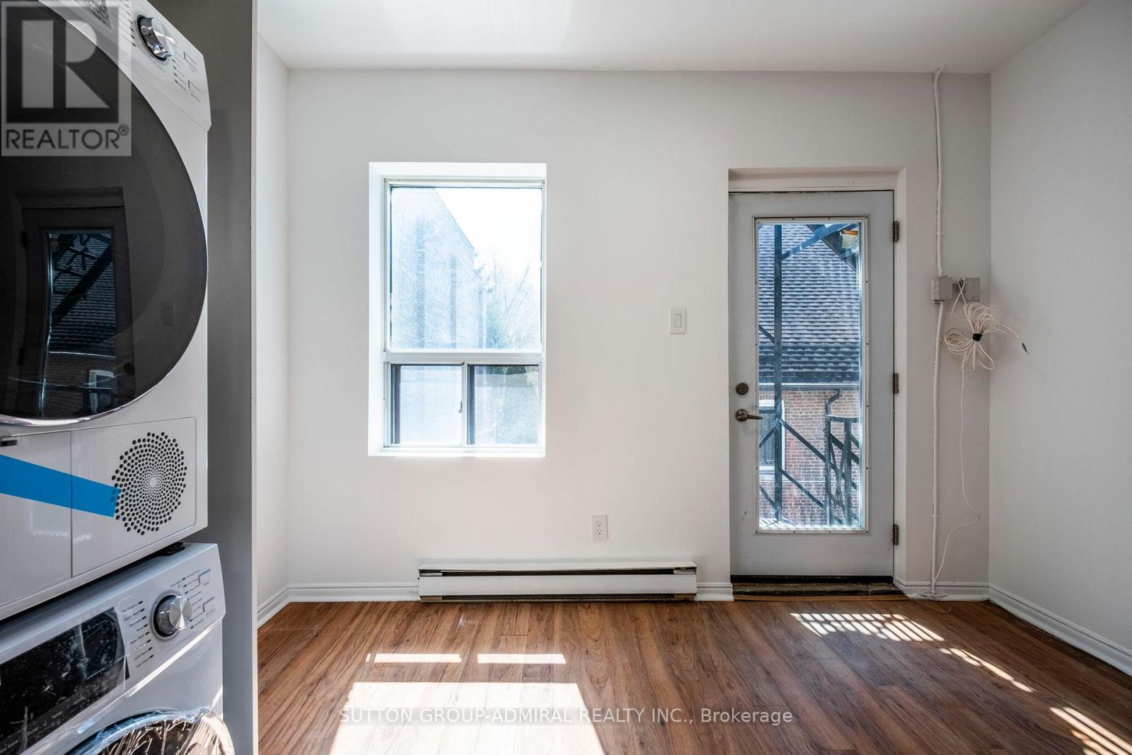 2 - 1969 Queen Street E, Toronto, Ontario  M4L 1H9 - Photo 8 - E12701726