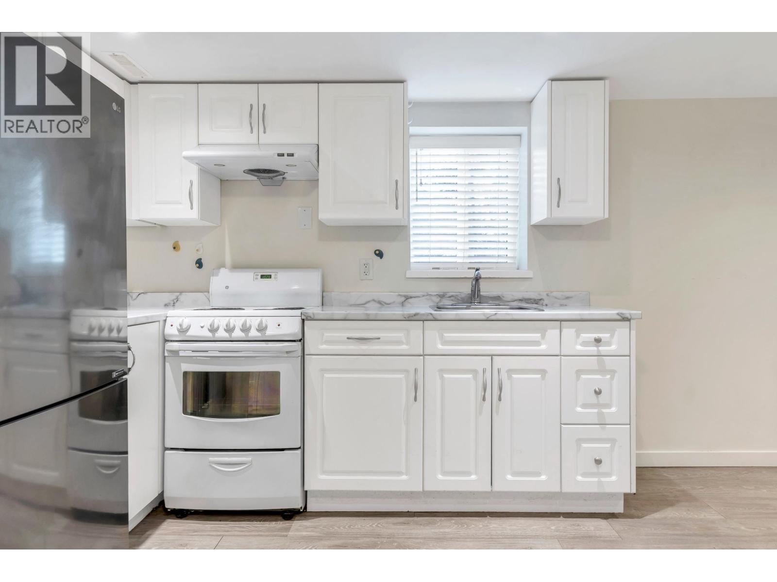 2052 E 41st Avenue, Vancouver, British Columbia  V5P 1L4 - Photo 16 - R3080010