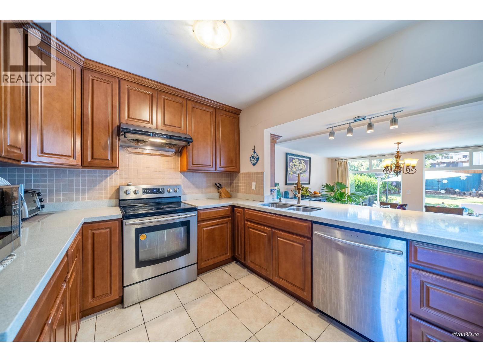 5681 Sardis Crescent, Burnaby, British Columbia  V5H 3K4 - Photo 17 - R3080110