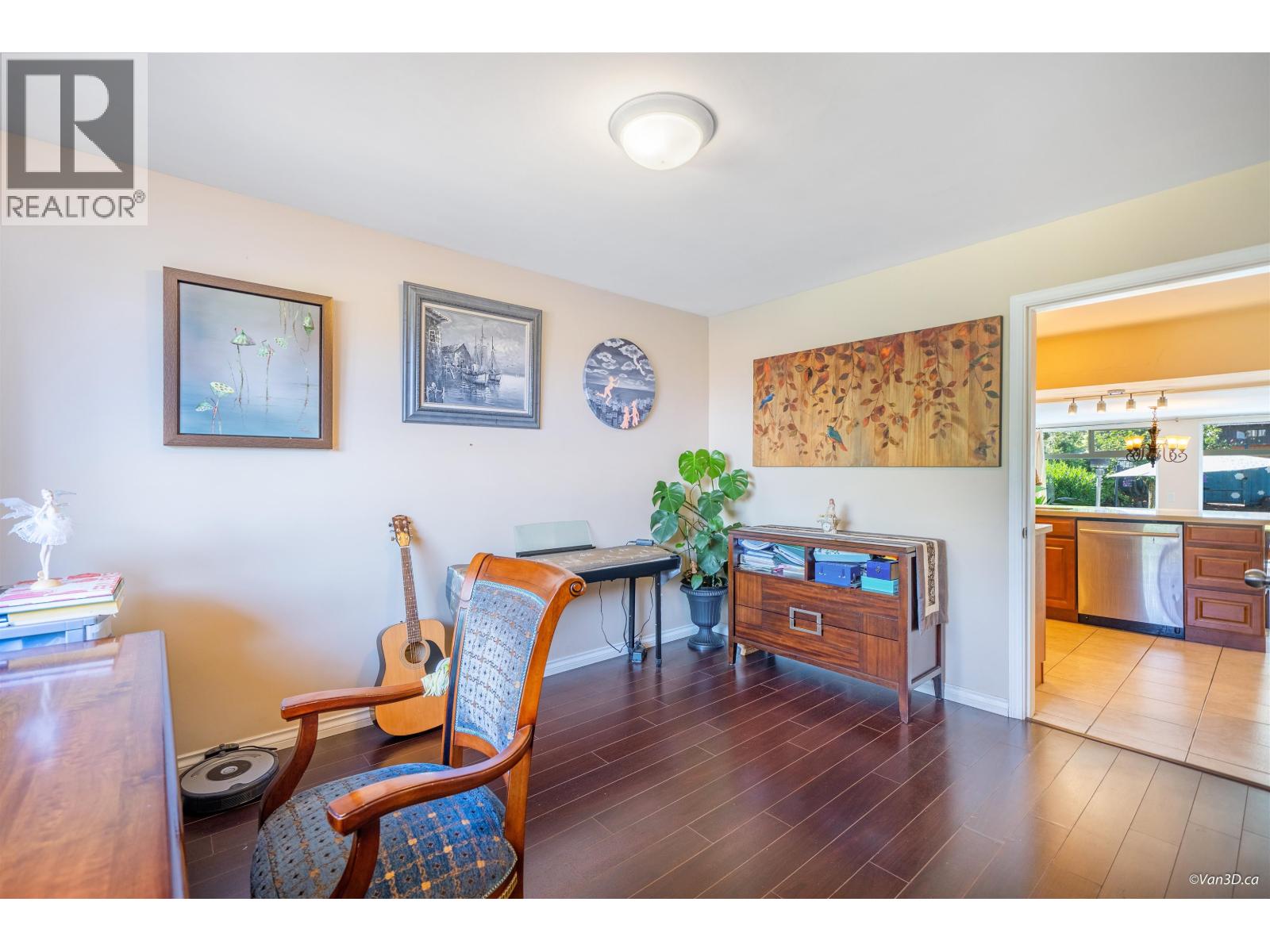 5681 Sardis Crescent, Burnaby, British Columbia  V5H 3K4 - Photo 12 - R3080110