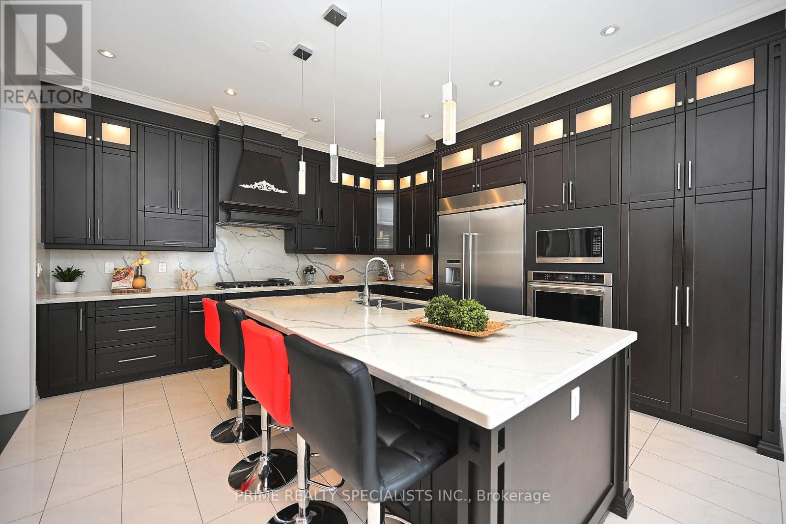 19 Cloverhaven Rd Road, Brampton, Ontario  L6P 4E4 - Photo 11 - W12701732