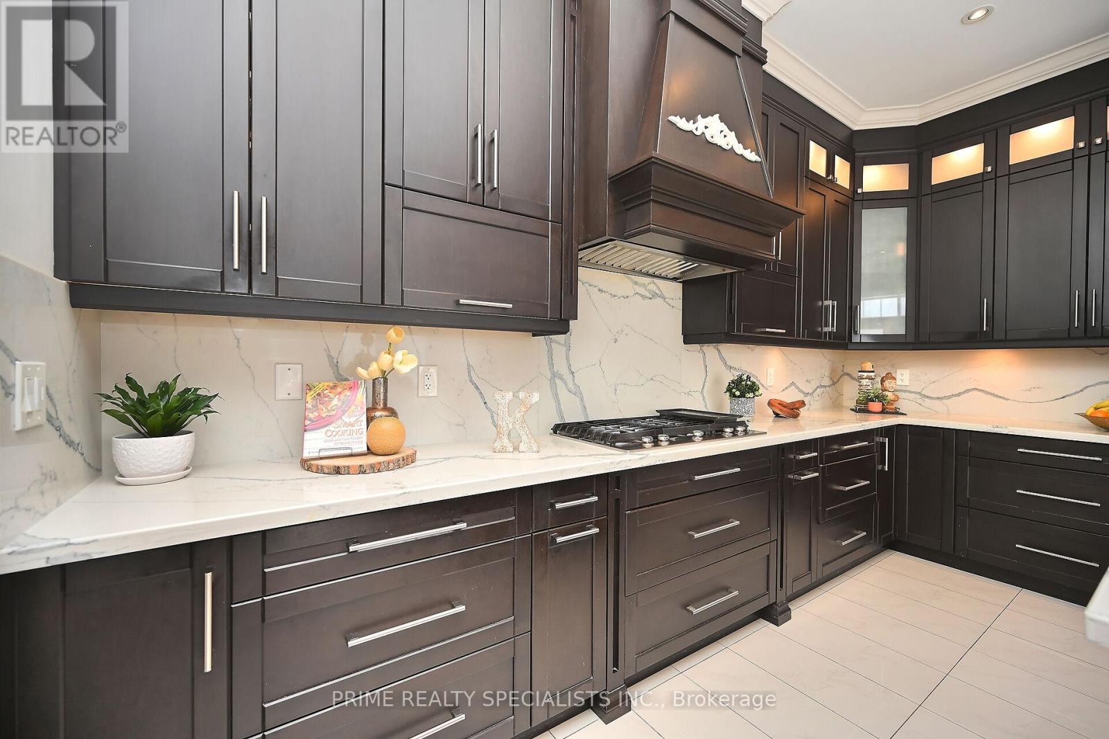 19 Cloverhaven Rd Road, Brampton, Ontario  L6P 4E4 - Photo 15 - W12701732