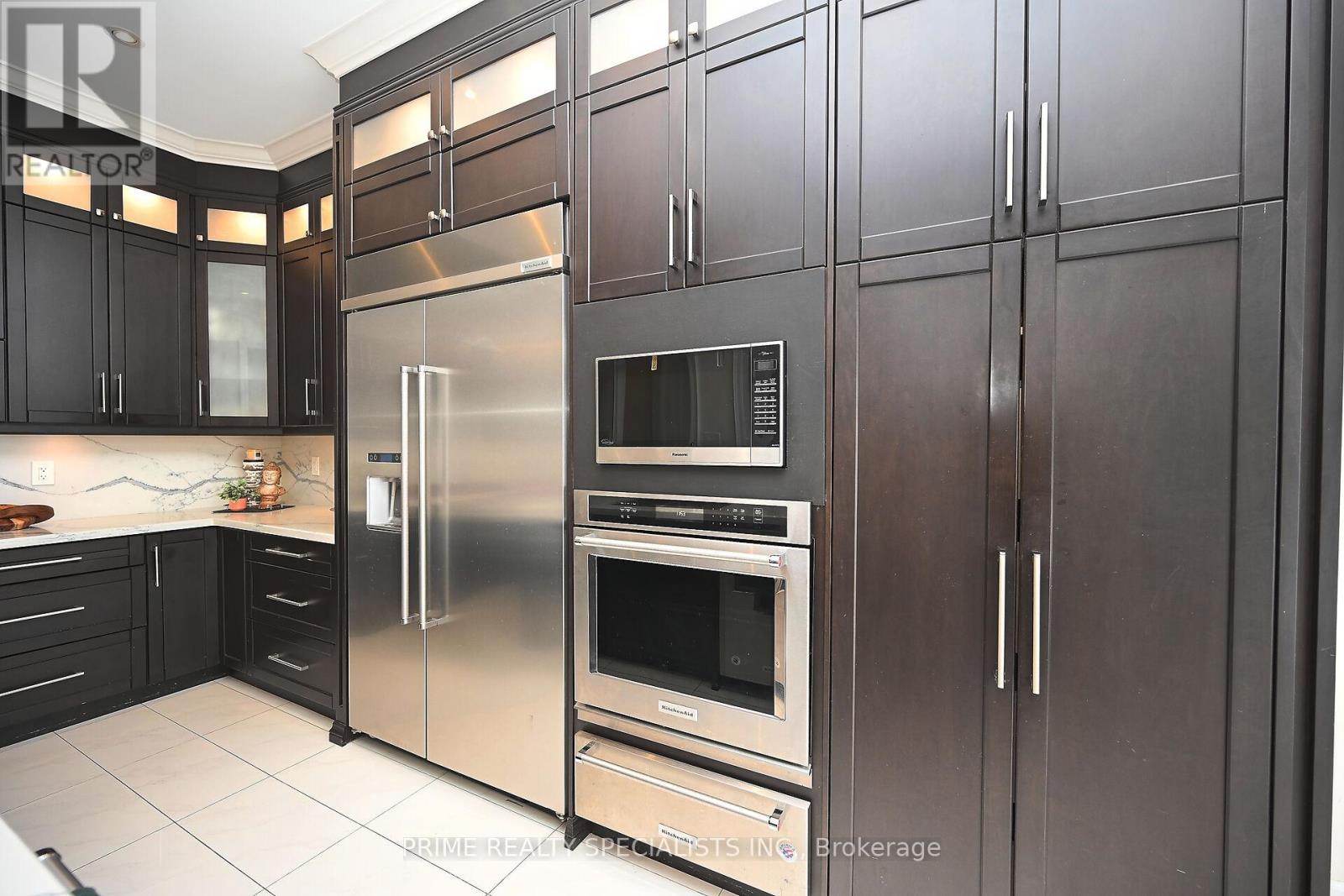 19 Cloverhaven Rd Road, Brampton, Ontario  L6P 4E4 - Photo 17 - W12701732