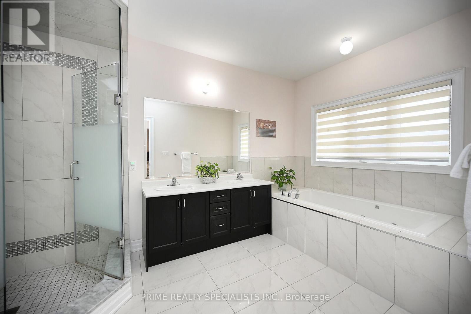 19 Cloverhaven Rd Road, Brampton, Ontario  L6P 4E4 - Photo 30 - W12701732