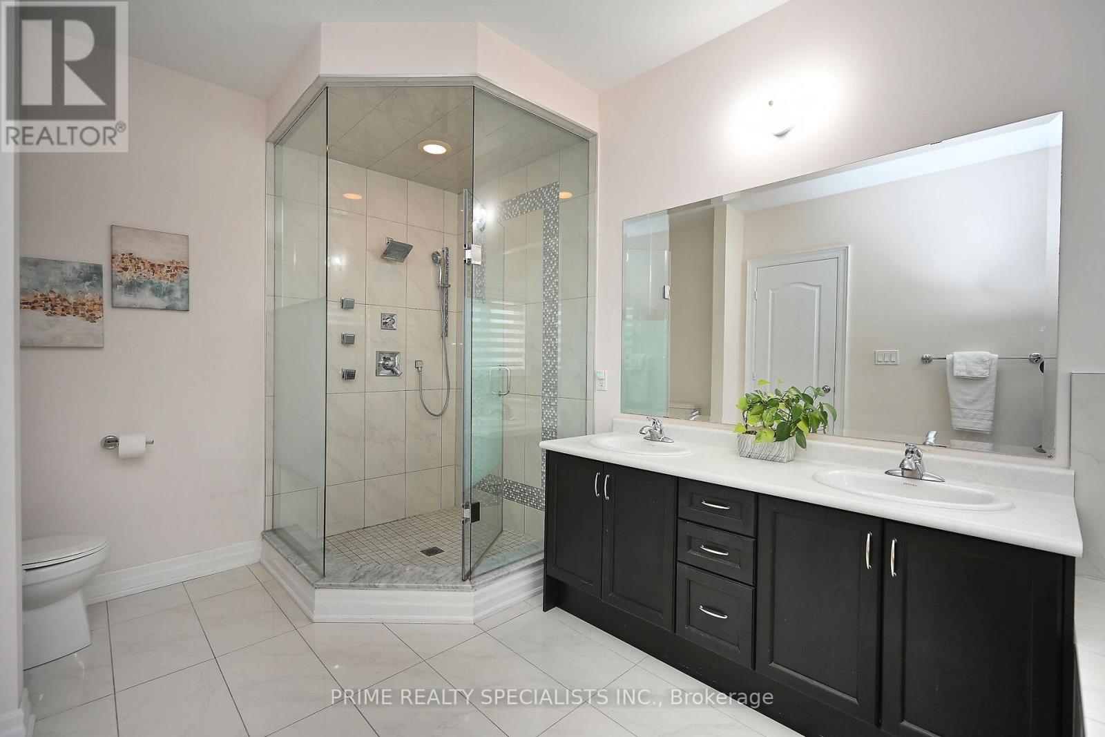 19 Cloverhaven Rd Road, Brampton, Ontario  L6P 4E4 - Photo 32 - W12701732