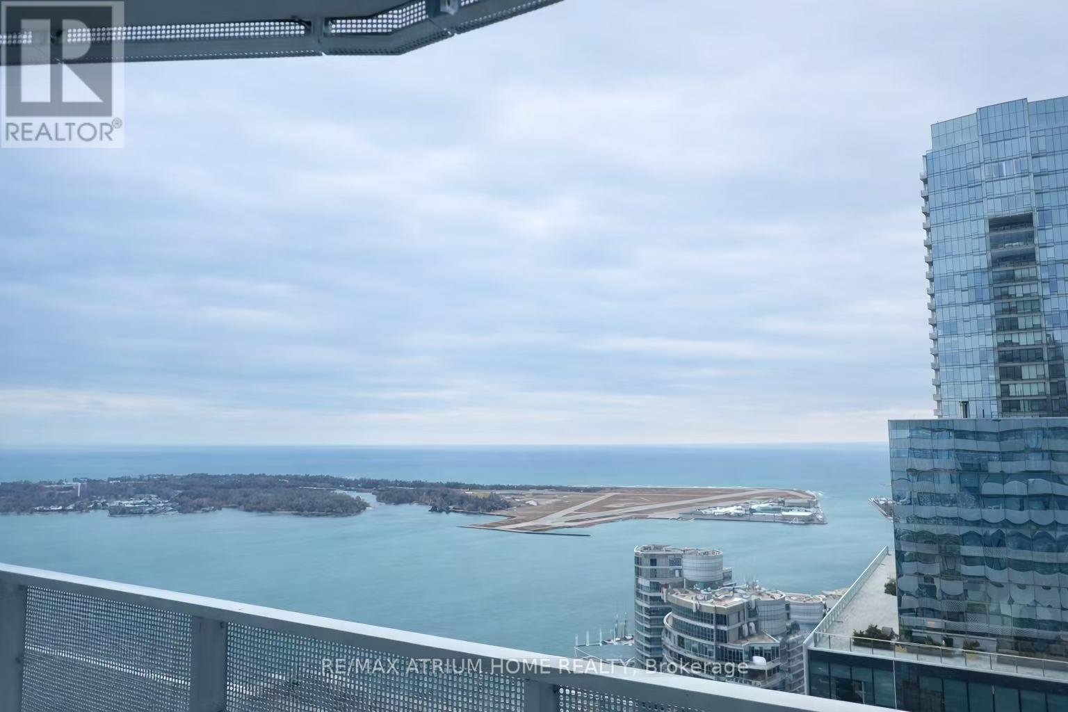 5210 - 88 Harbour Street, Toronto, Ontario  M5J 1B7 - Photo 17 - C12699702