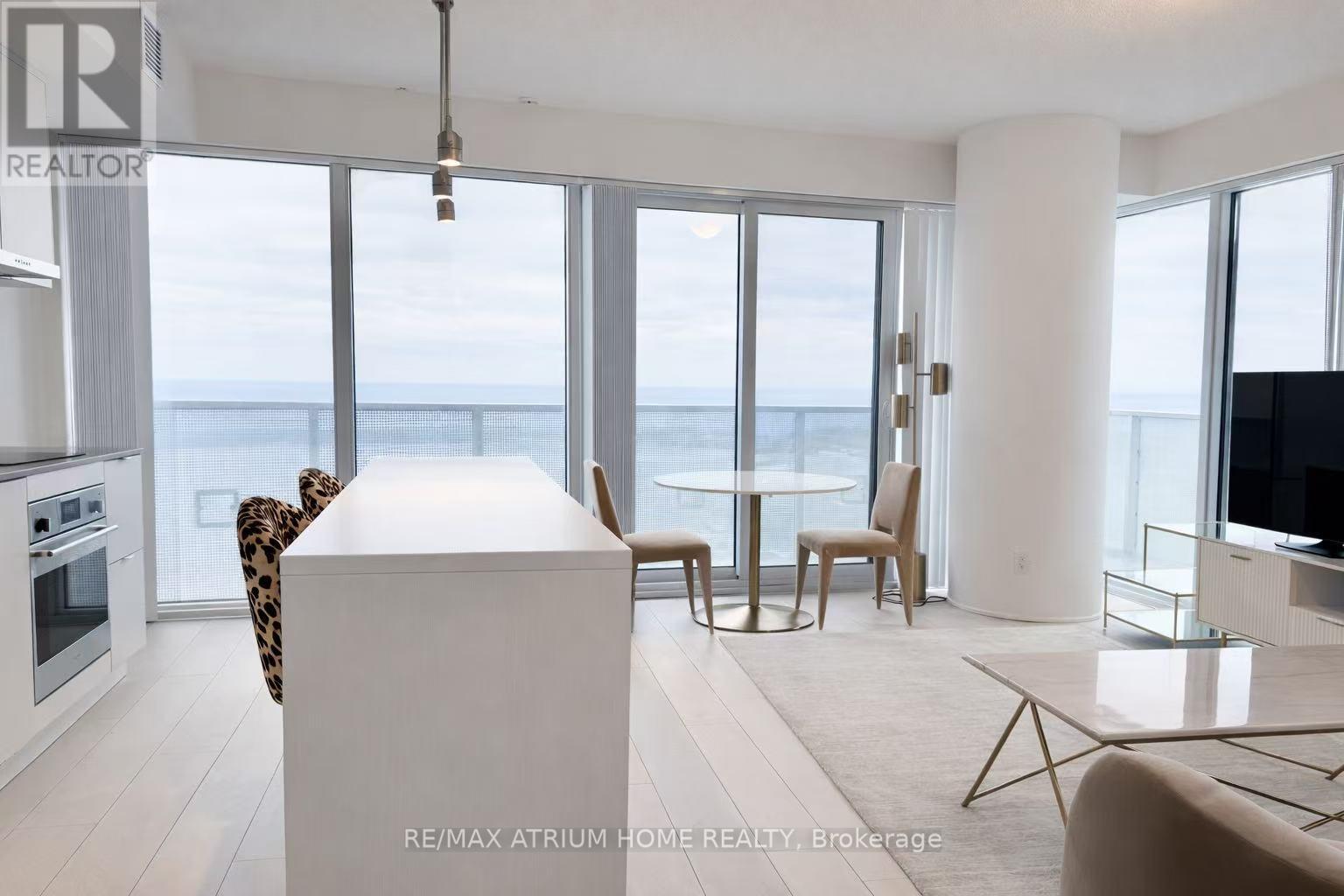 5210 - 88 Harbour Street, Toronto, Ontario  M5J 1B7 - Photo 6 - C12699702