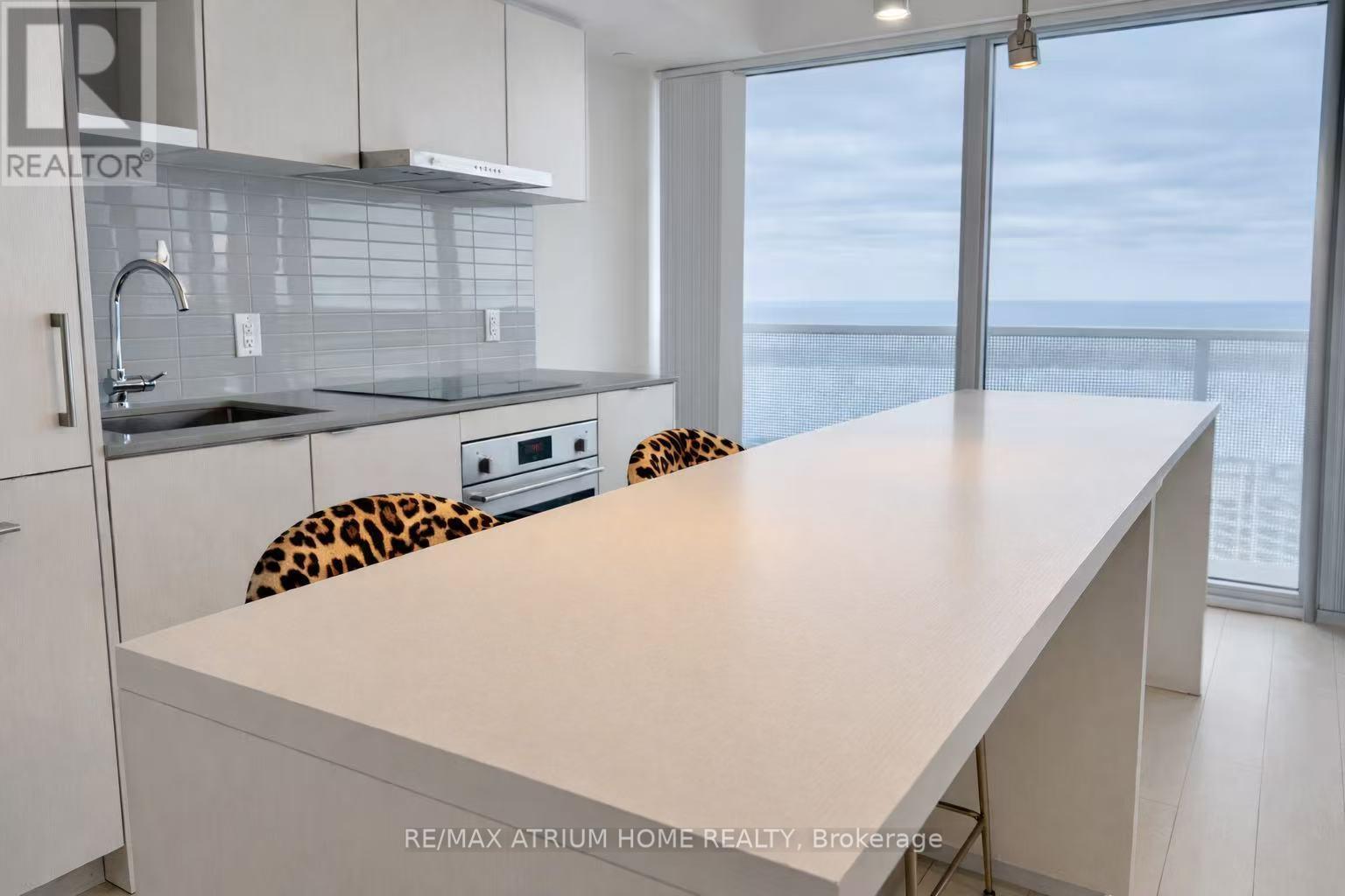 5210 - 88 Harbour Street, Toronto, Ontario  M5J 1B7 - Photo 3 - C12699702