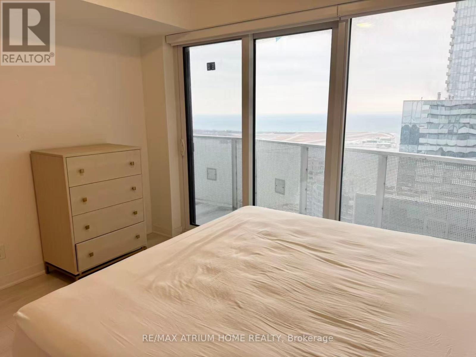 5210 - 88 Harbour Street, Toronto, Ontario  M5J 1B7 - Photo 9 - C12699702