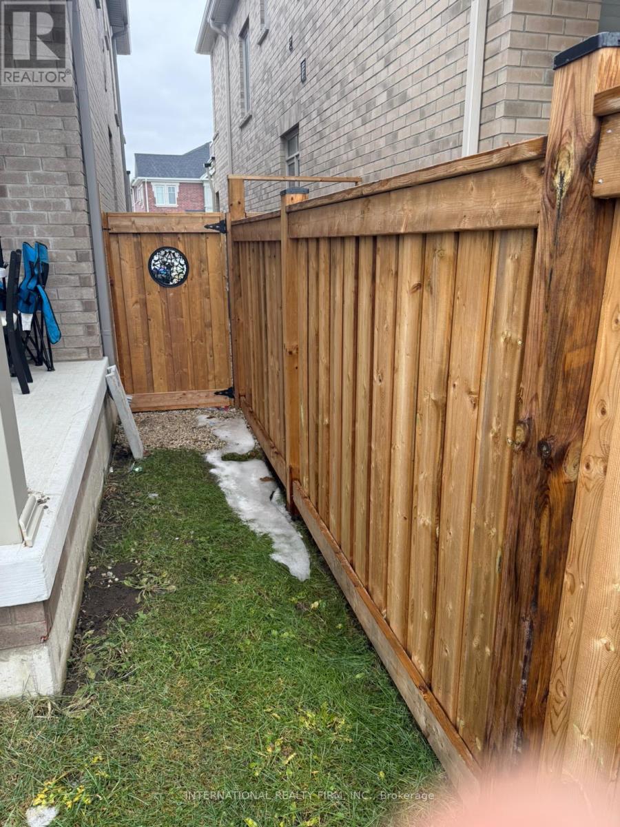 61 Tiberini Way, Bradford West Gwillimbury, Ontario  L3Z 4K3 - Photo 49 - N12683226