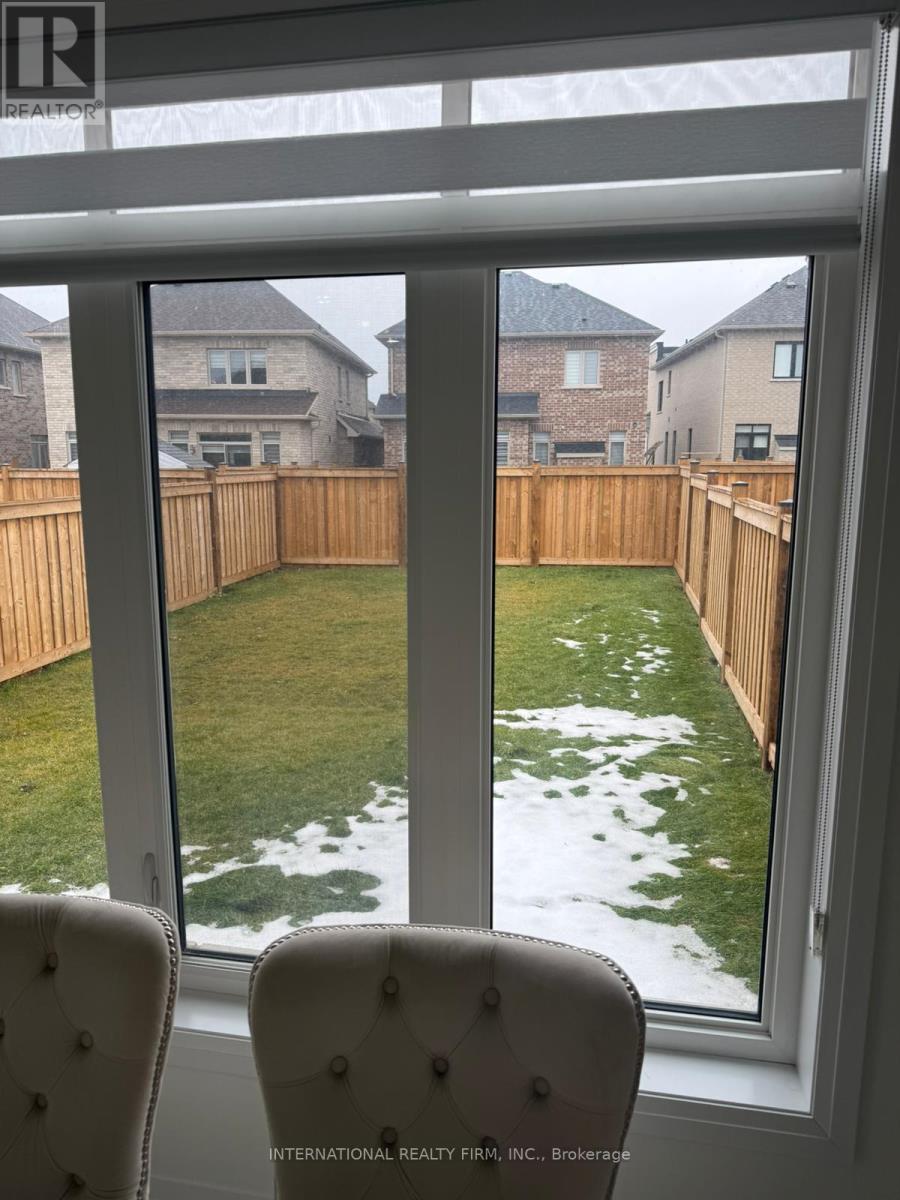 61 Tiberini Way, Bradford West Gwillimbury, Ontario  L3Z 4K3 - Photo 50 - N12683226