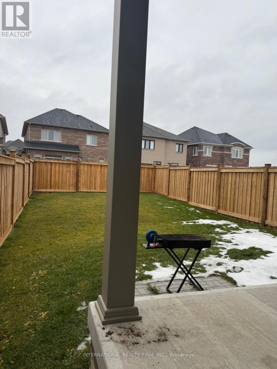 61 Tiberini Way, Bradford West Gwillimbury, Ontario  L3Z 4K3 - Photo 47 - N12683226