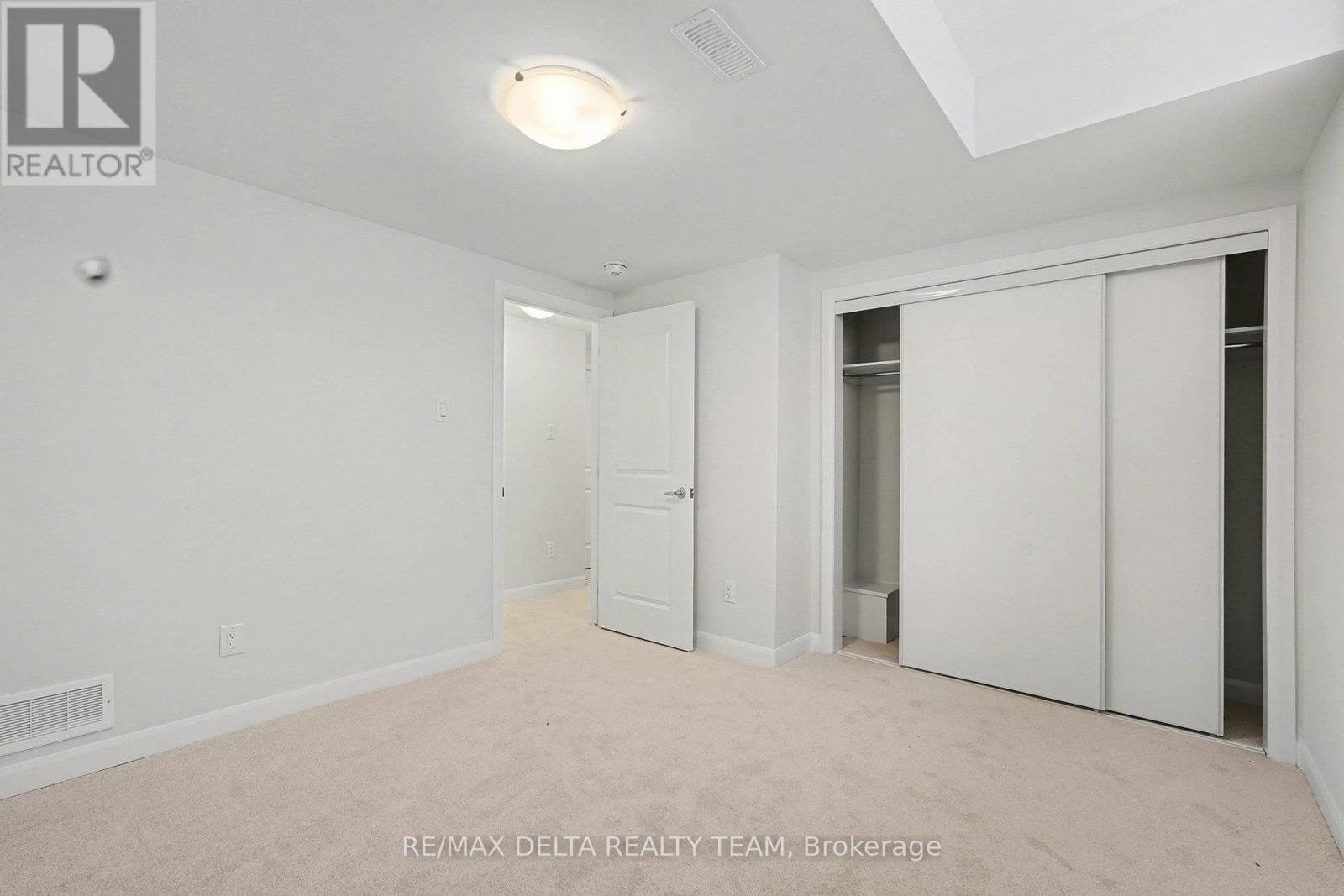 1209 Creekway Private, Ottawa, Ontario  K2T 0T1 - Photo 13 - X12701762