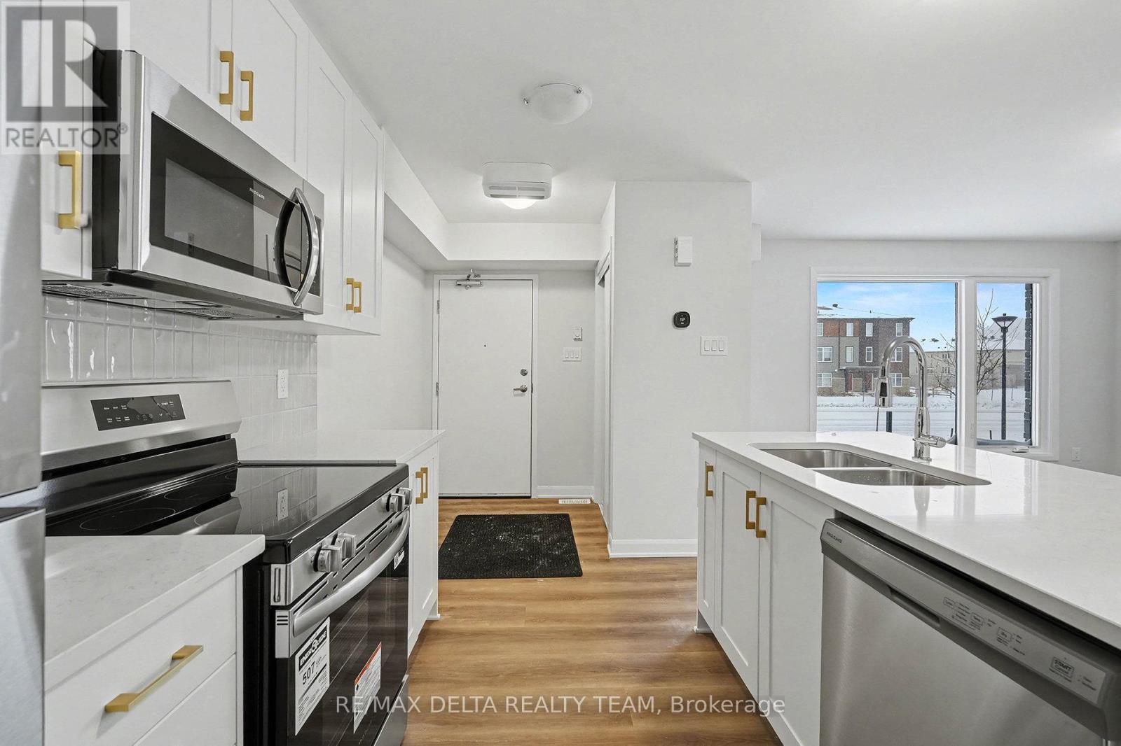 1209 Creekway Private, Ottawa, Ontario  K2T 0T1 - Photo 7 - X12701762