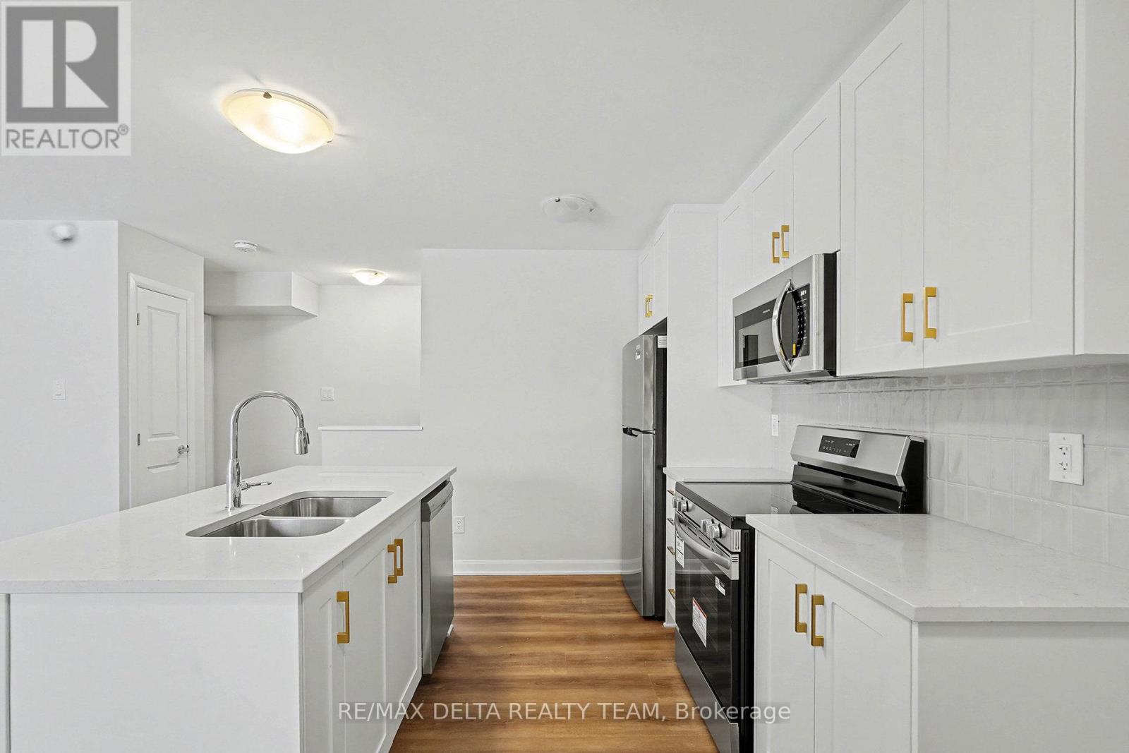 1209 Creekway Private, Ottawa, Ontario  K2T 0T1 - Photo 8 - X12701762