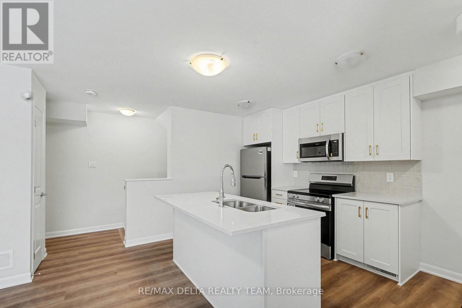 1209 Creekway Private, Ottawa, Ontario  K2T 0T1 - Photo 9 - X12701762