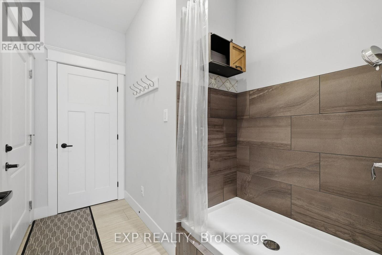 89 Gill Road, Lambton Shores, Ontario  N0M 1T0 - Photo 4 - X12701712