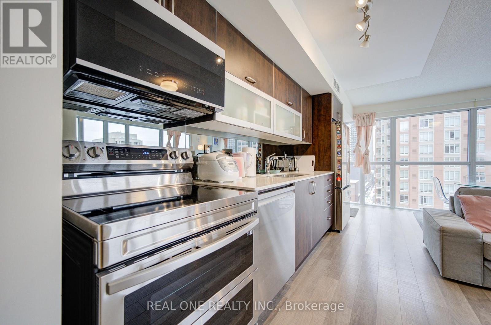 1509 - 28 Ted Rogers Way, Toronto, Ontario  M4Y 2J4 - Photo 20 - C12701764