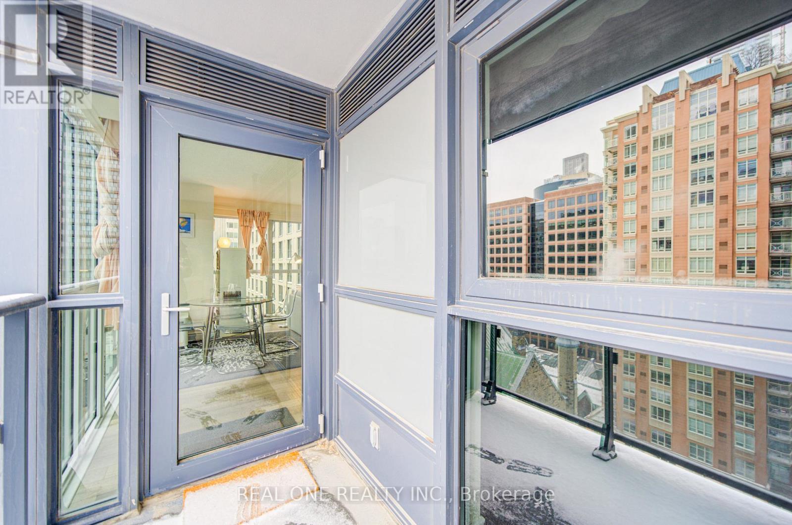 1509 - 28 Ted Rogers Way, Toronto, Ontario  M4Y 2J4 - Photo 27 - C12701764