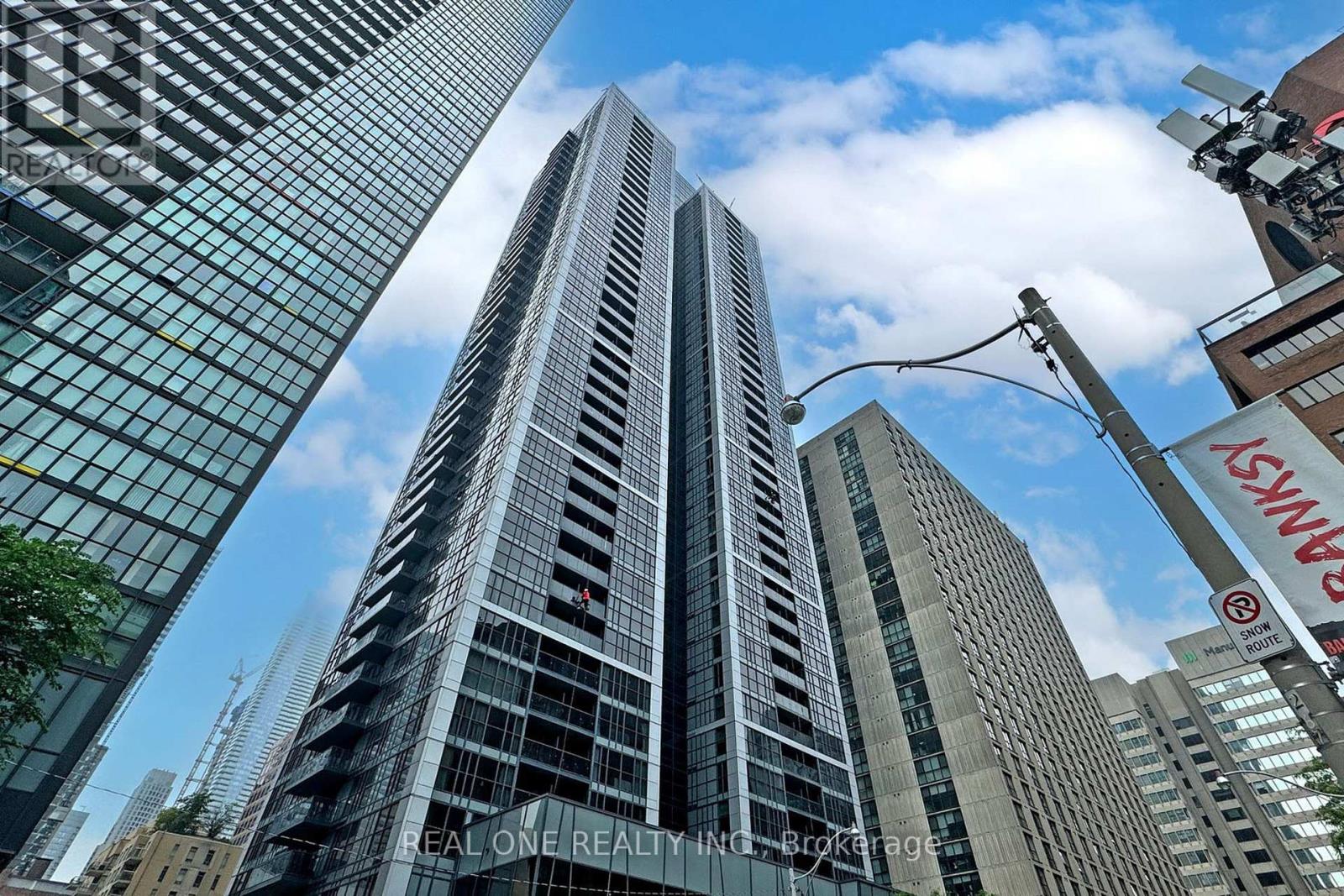 1509 - 28 Ted Rogers Way, Toronto, Ontario  M4Y 2J4 - Photo 4 - C12701764