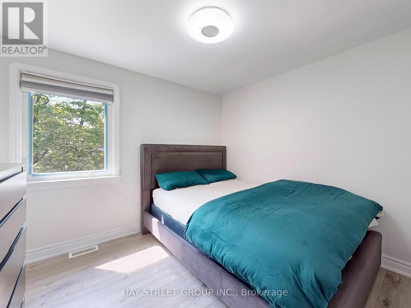 657 Pharmacy Avenue, Toronto, Ontario  M1L 3H6 - Photo 29 - E12701760