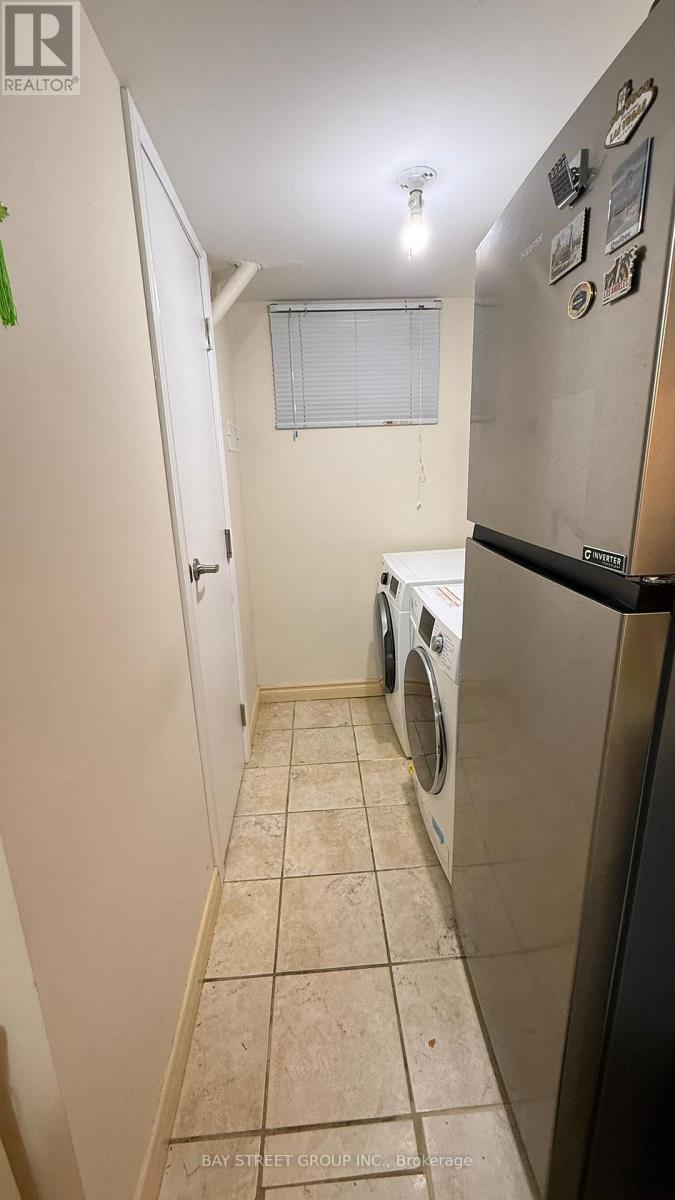 657 Pharmacy Avenue, Toronto, Ontario  M1L 3H6 - Photo 39 - E12701760