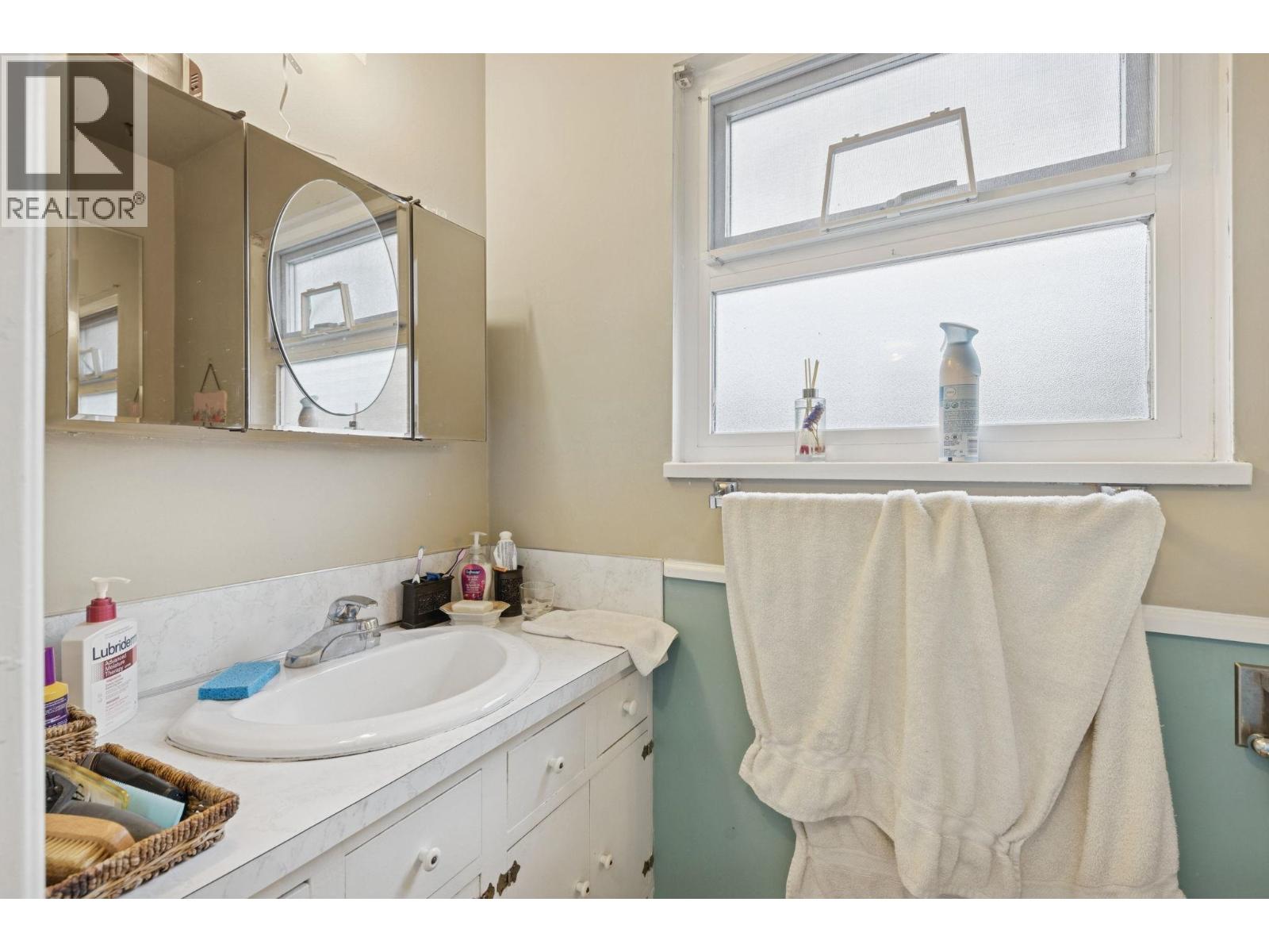 5045 10a Avenue, Delta, British Columbia  V4M 1X9 - Photo 16 - R3080077